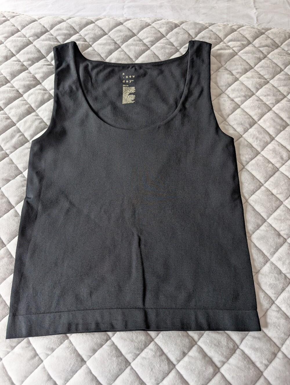 LIKE NEW A New Day Seamless Scoop Neck Tank Top, Black, Size Medium